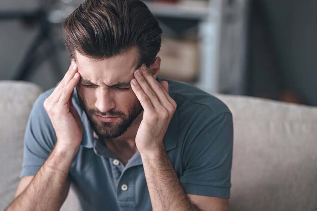 10+1 πιθανές αιτίες που πονάει το κεφάλι σου